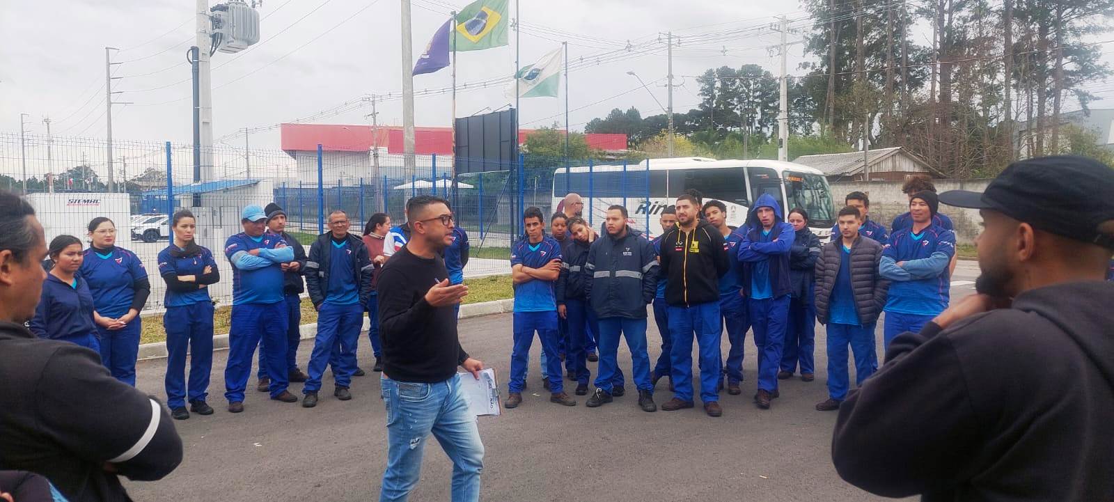 Metalúrgicos da Raytec aprovam acordo com implantação de vale-mercado